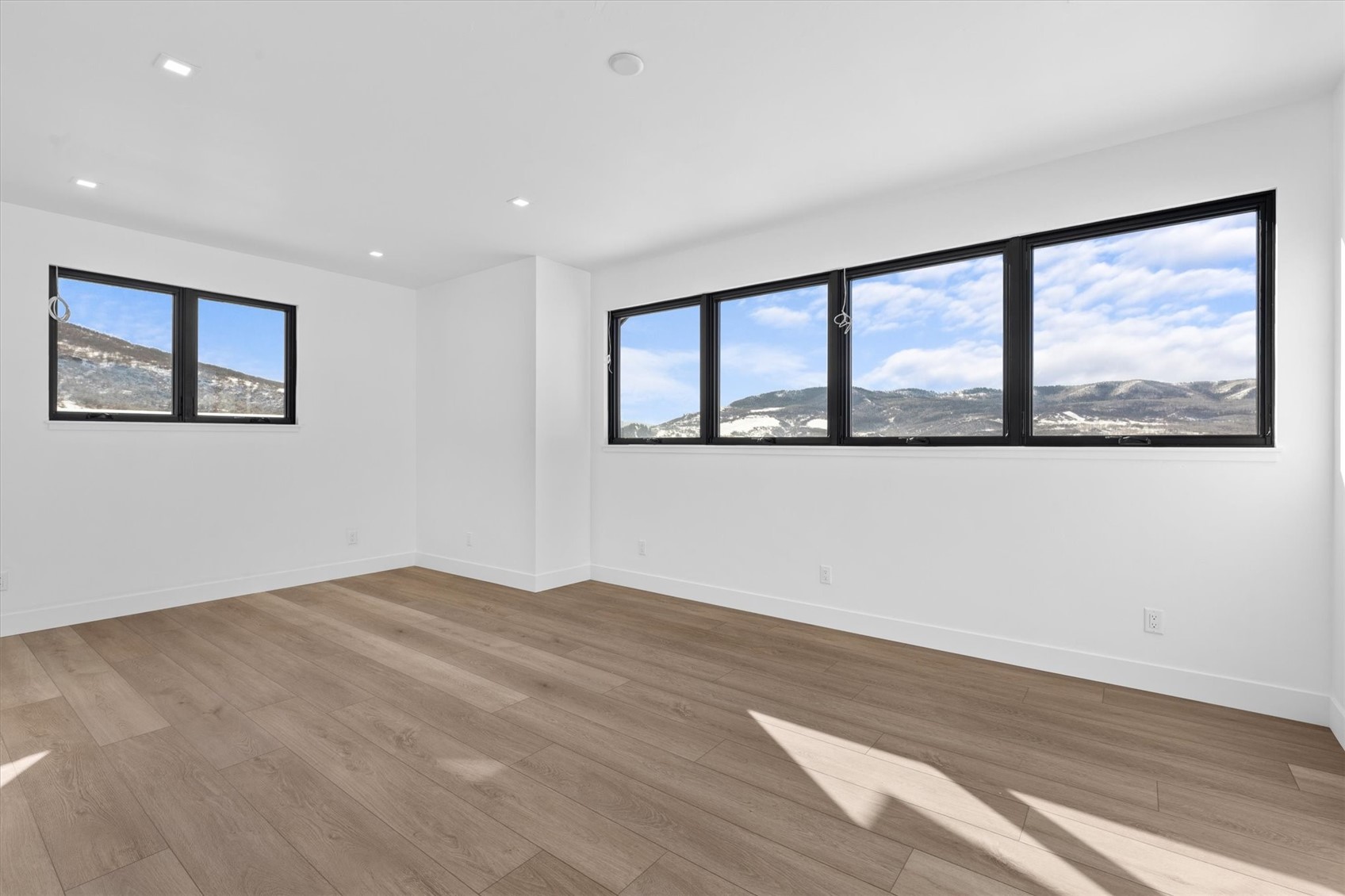 2040 Sunlight DRIVE