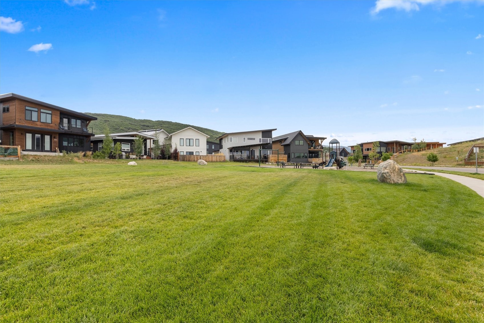 2040 Sunlight DRIVE