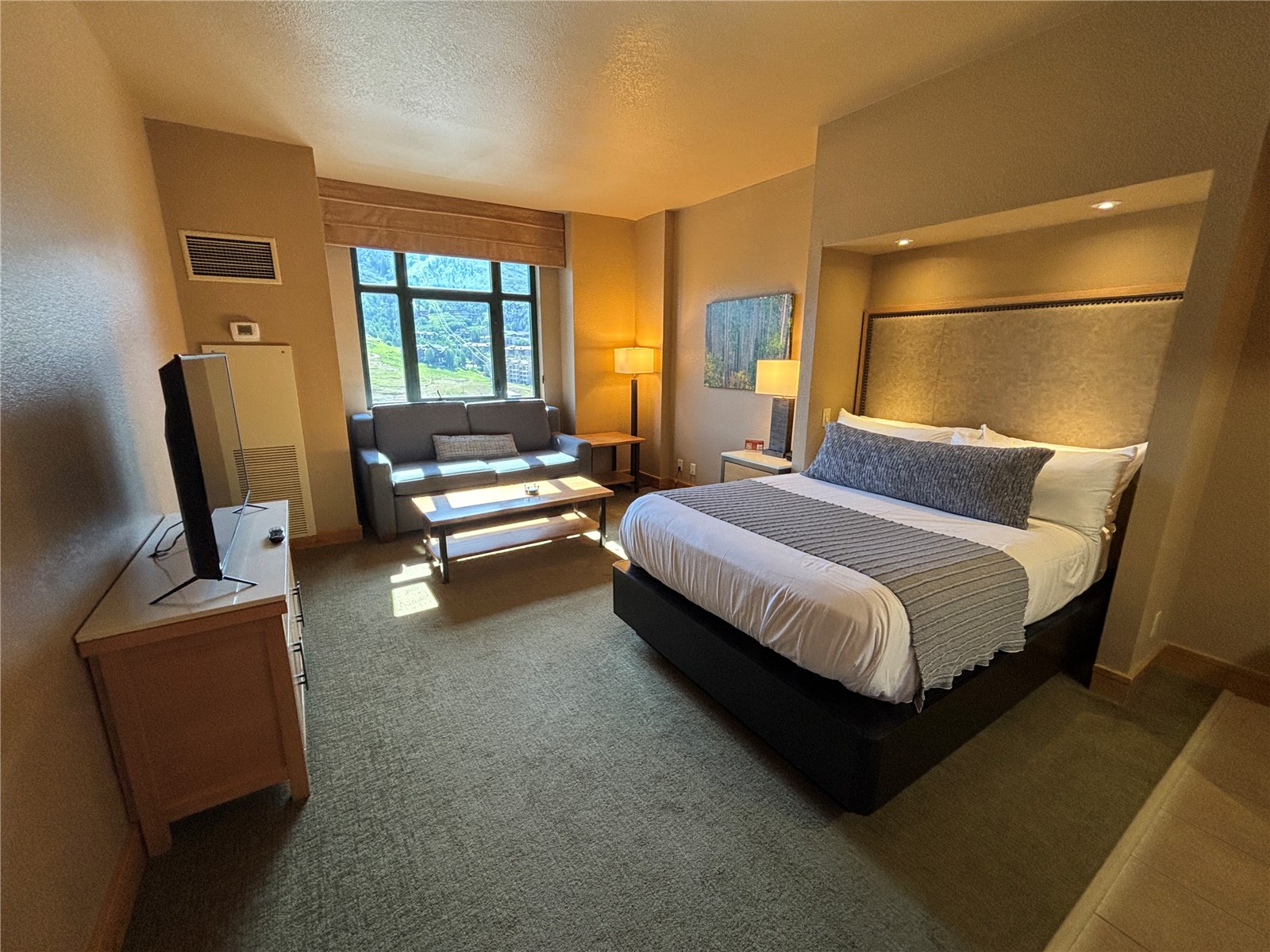 2300 Mt Werner CIRCLE 558