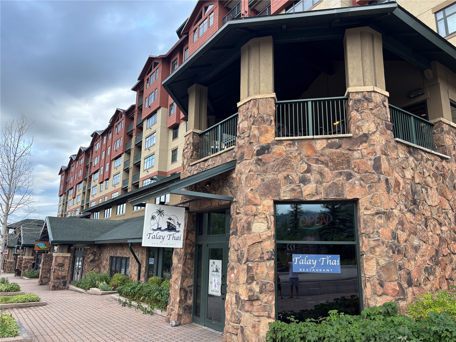 2300 Mt Werner CIRCLE 558