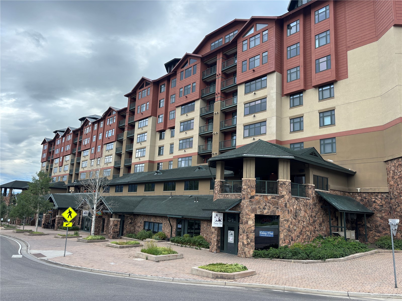 2300 Mt Werner CIRCLE 558