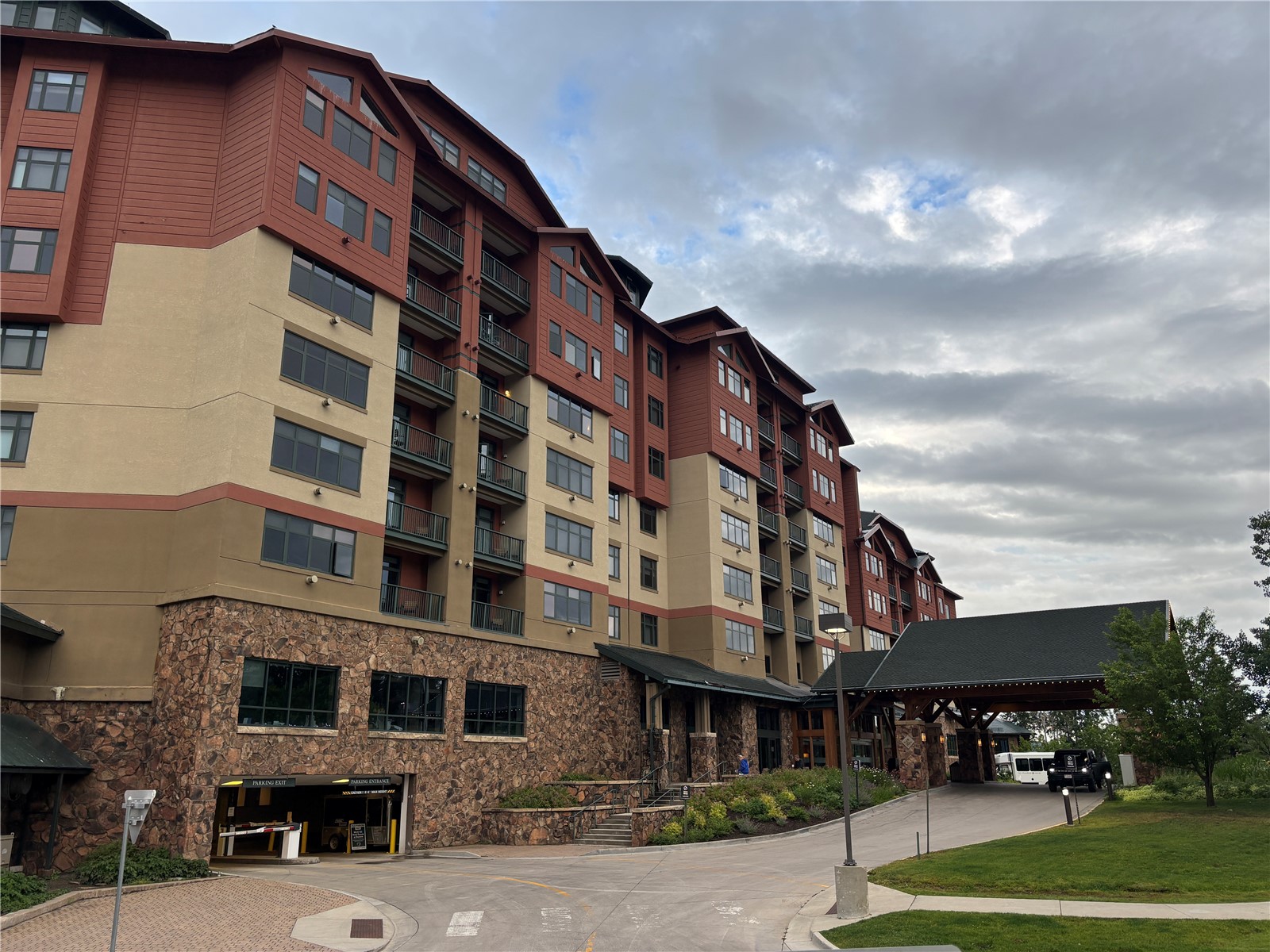 2300 Mt Werner CIRCLE 558