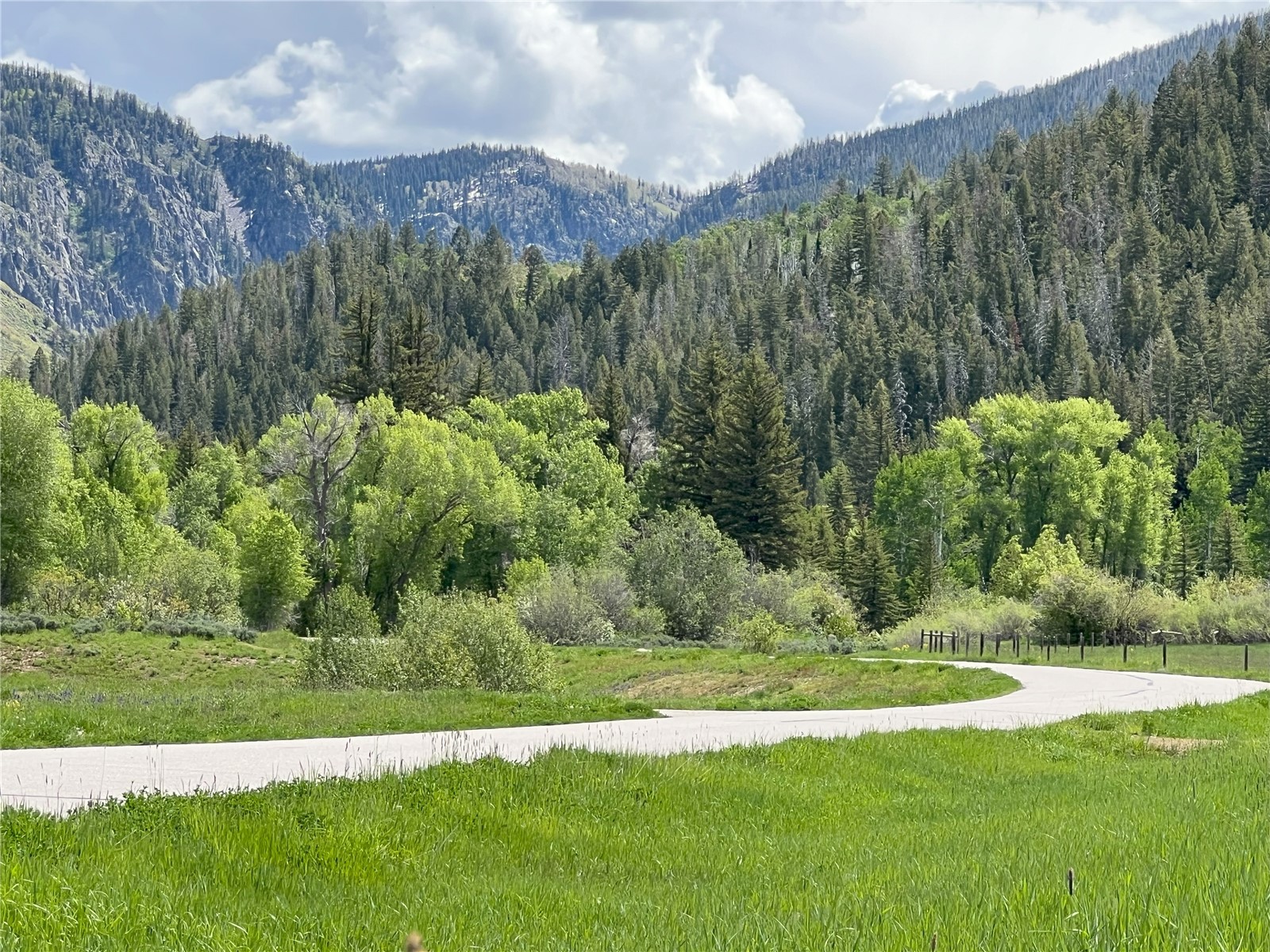 33690 E Us Highway 40