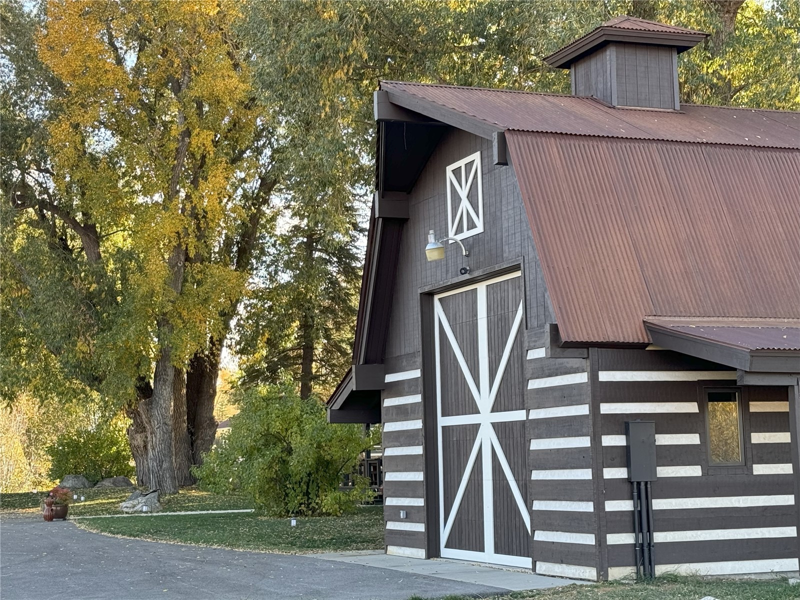 33690 E Us Highway 40