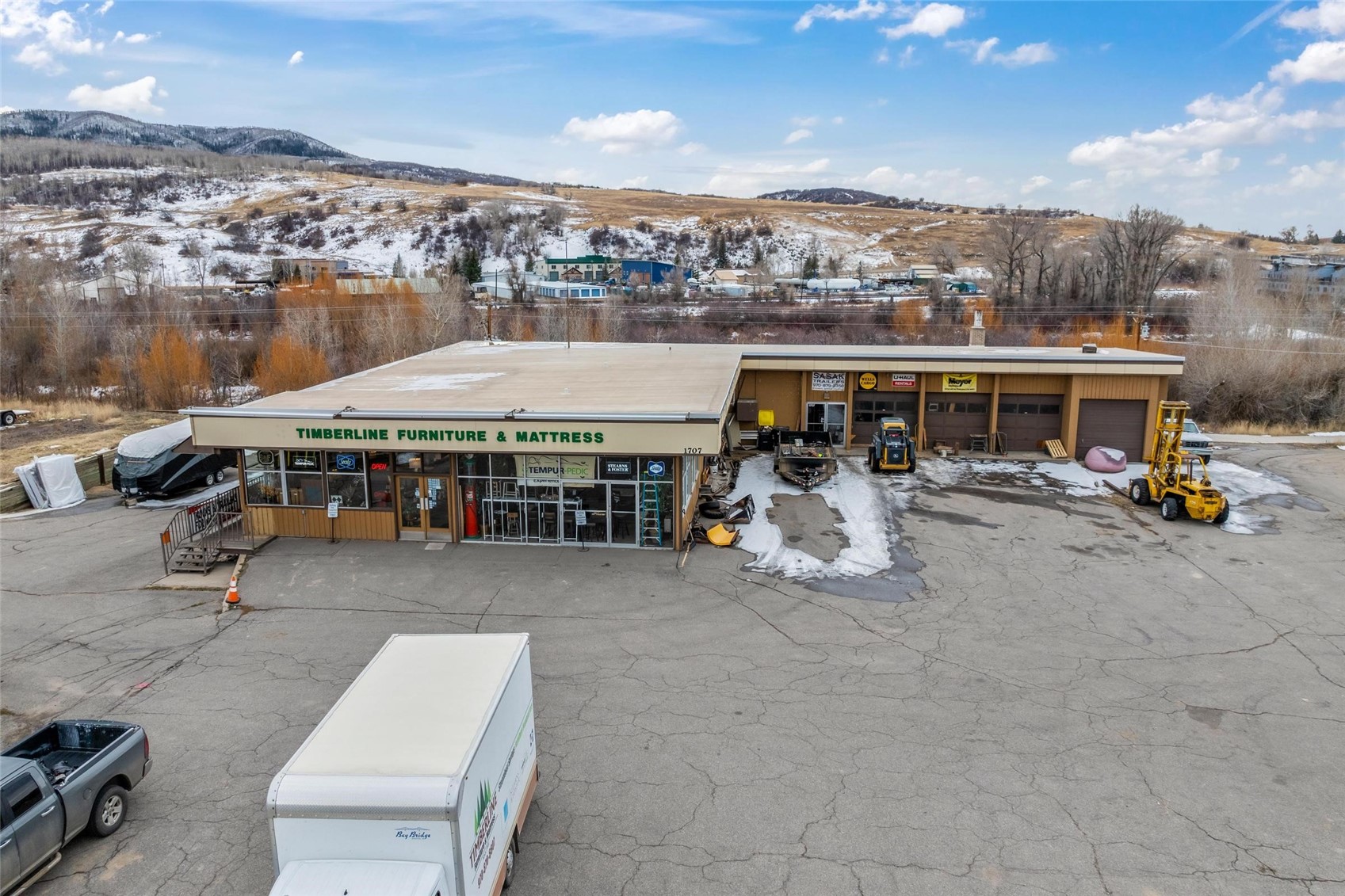 1707 Lincoln AVENUE -