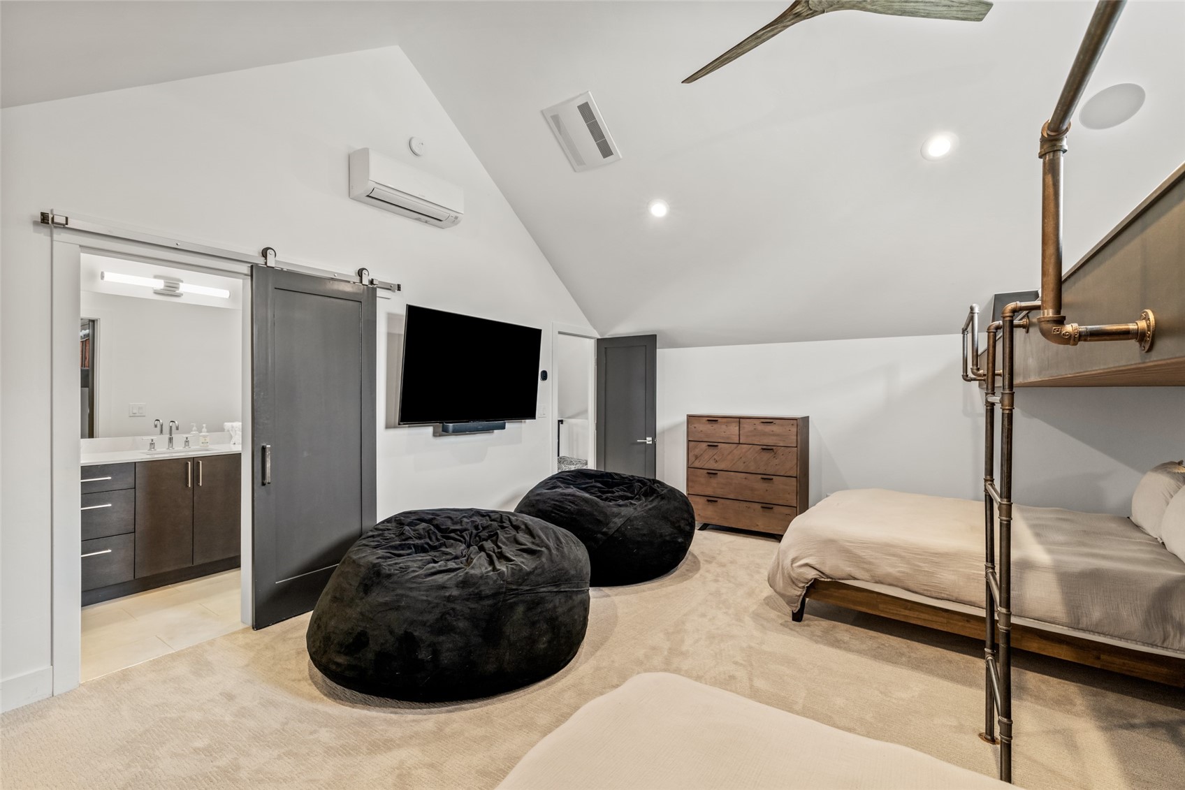 1243 Urban WAY 2