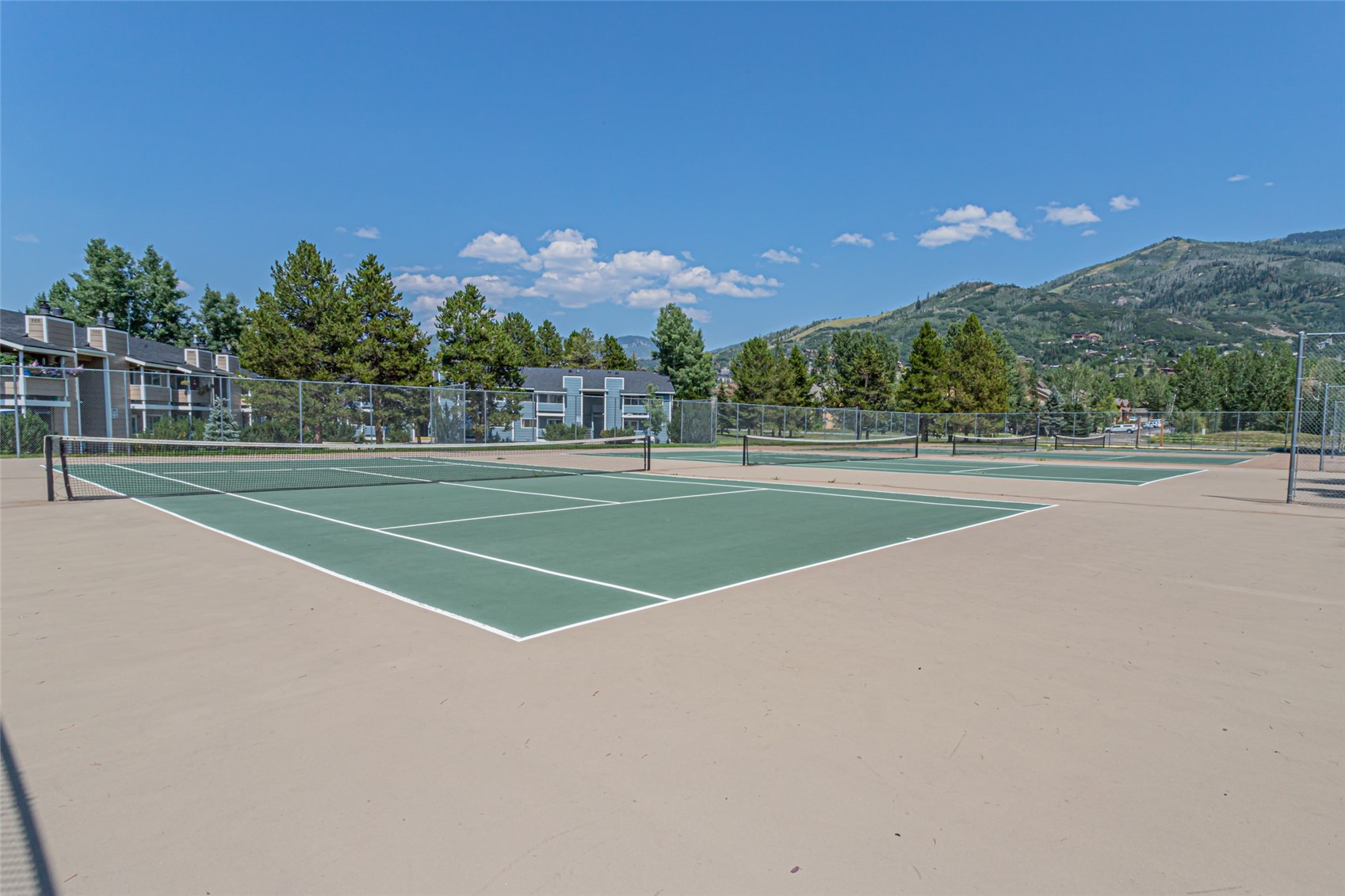 1335 Sparta Plaza 4