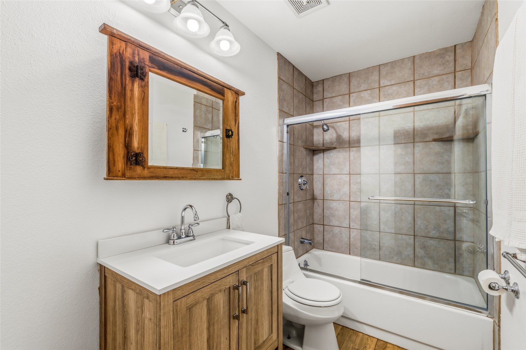 1335 Sparta Plaza 4