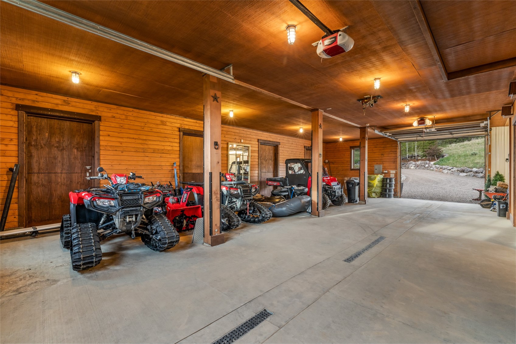 24775 Rainbow Ridge