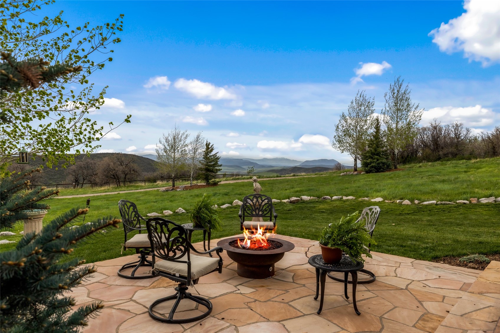 24775 Rainbow Ridge