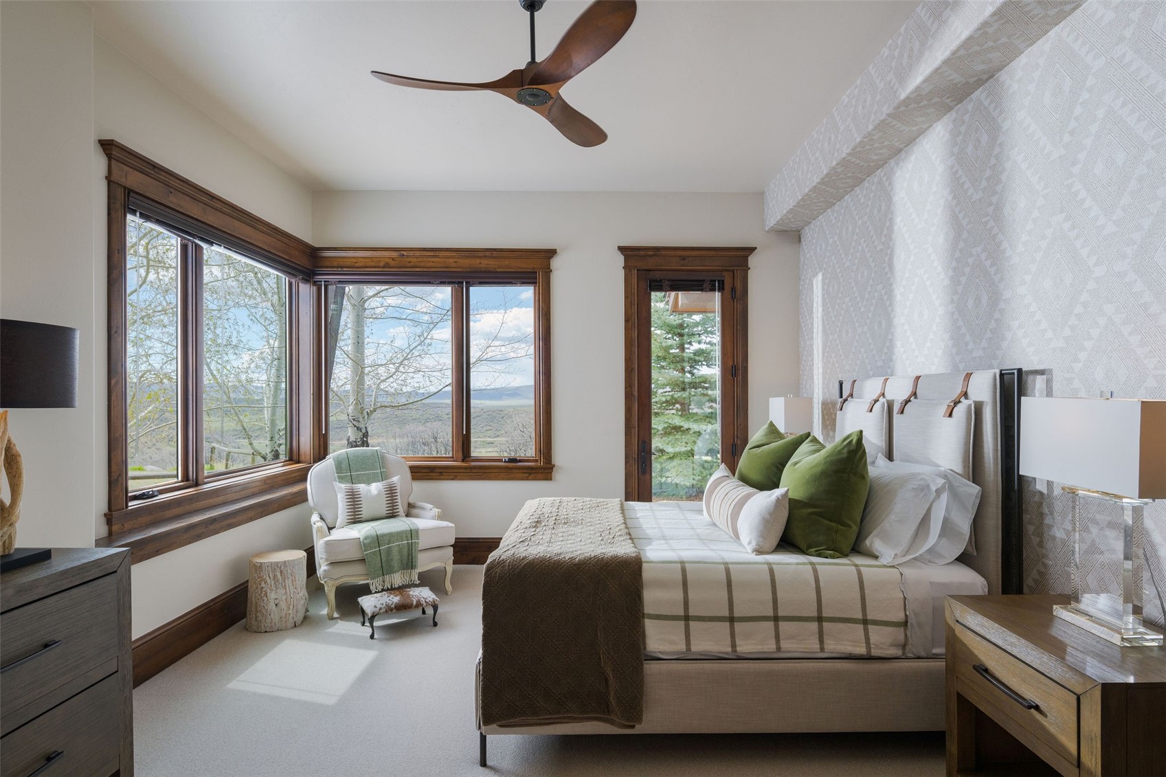 24775 Rainbow Ridge