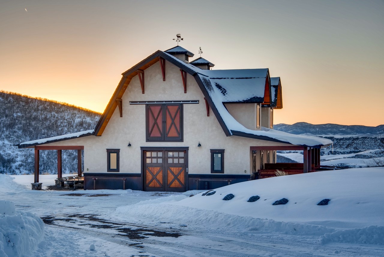 24775 Rainbow Ridge