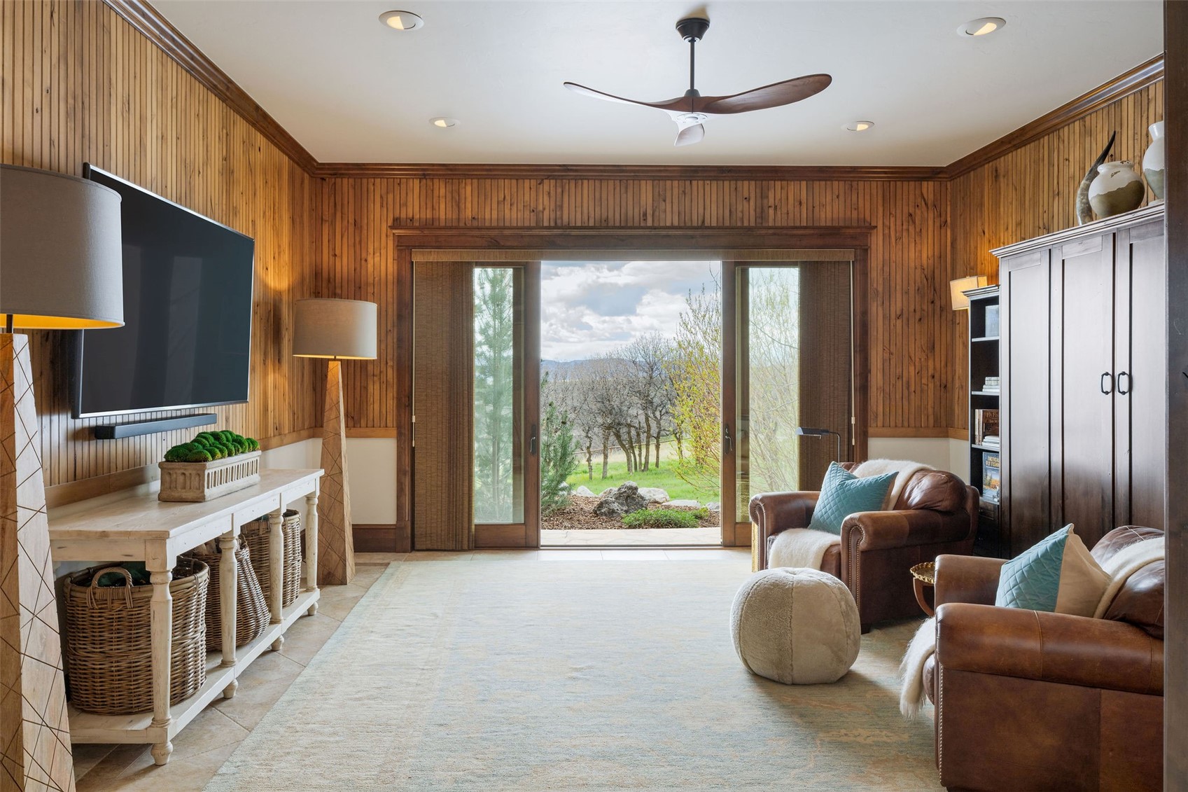 24775 Rainbow Ridge