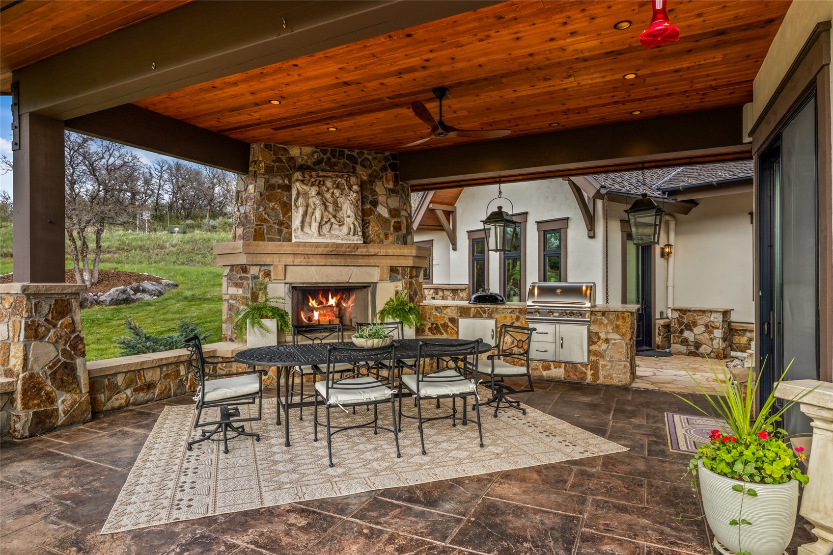 24775 Rainbow Ridge