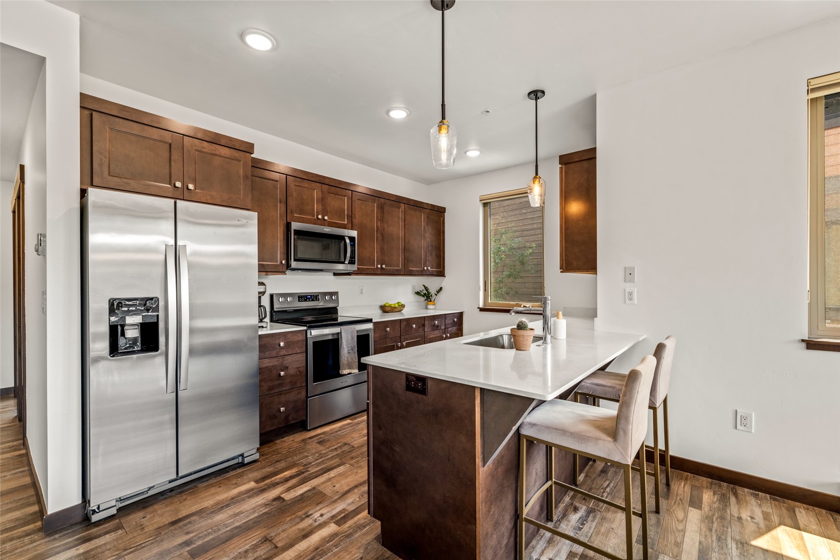 330 Fox Springs CIRCLE 204