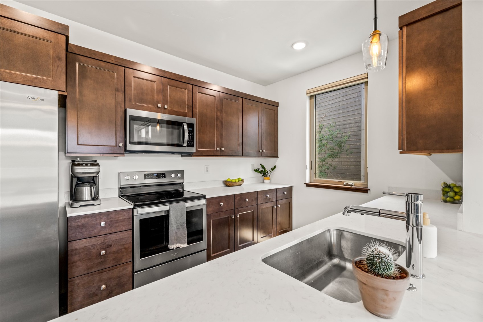 330 Fox Springs CIRCLE 204