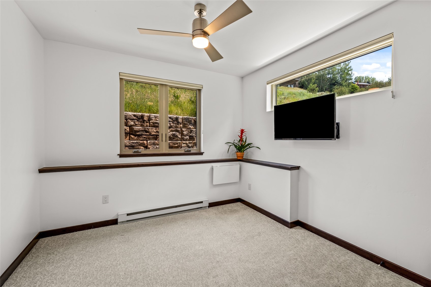 330 Fox Springs CIRCLE 204