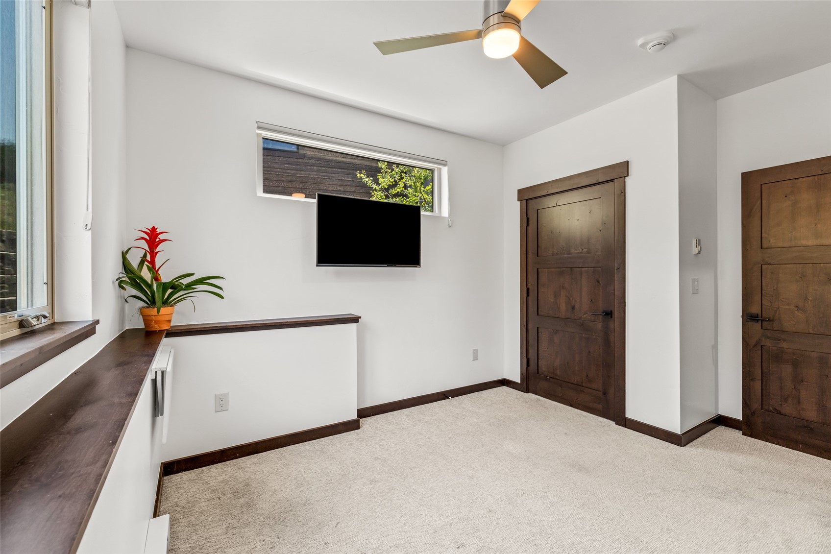 330 Fox Springs CIRCLE 204