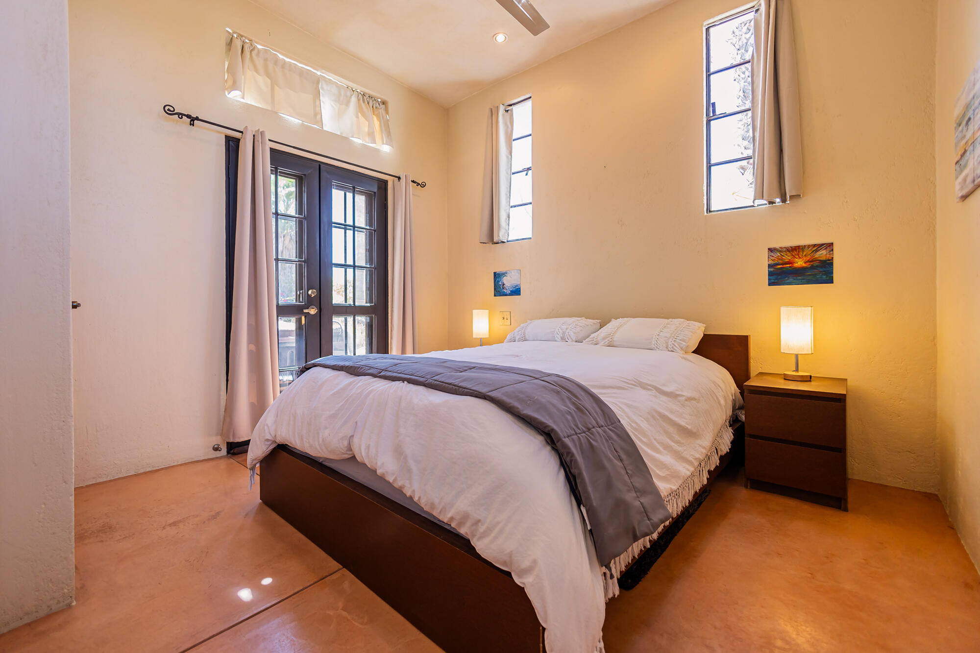 Camino Internacional, Casa Leo