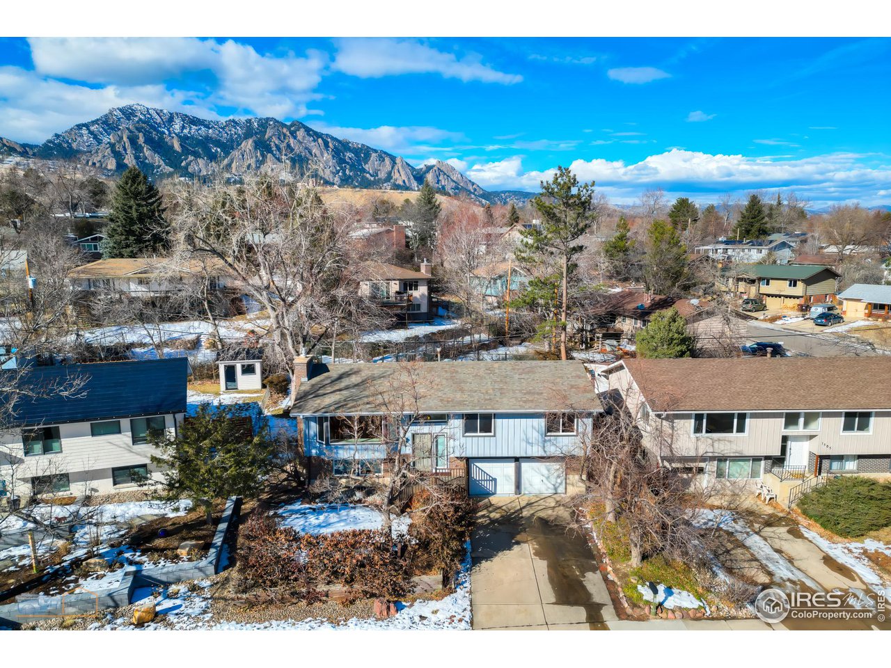 1515 Gillaspie Dr