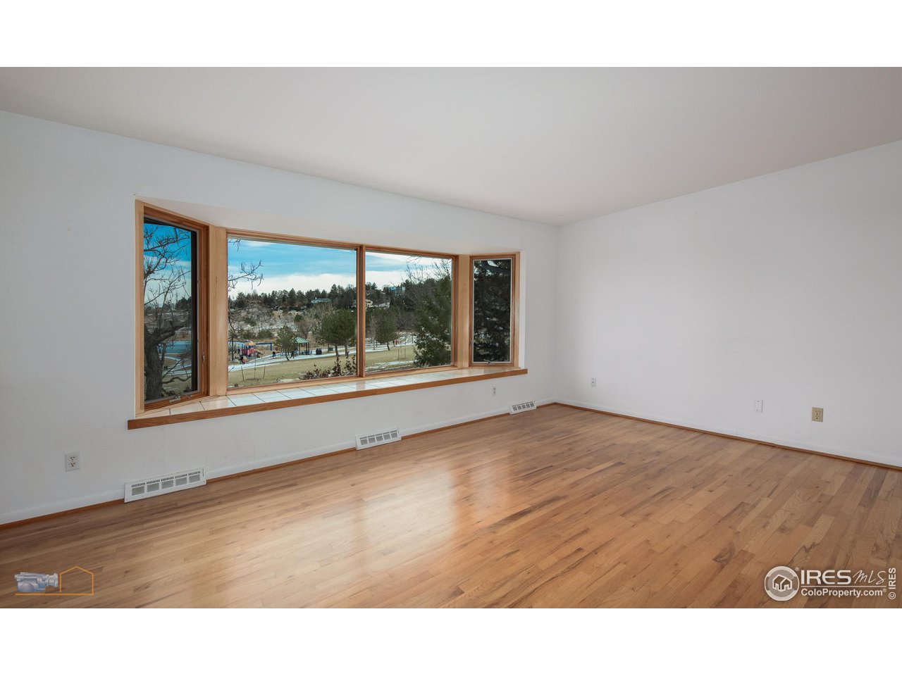 1515 Gillaspie Dr