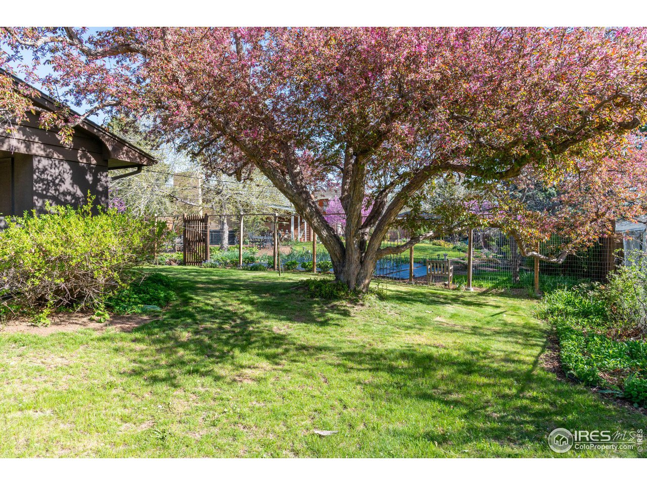 2105 Floral Dr
