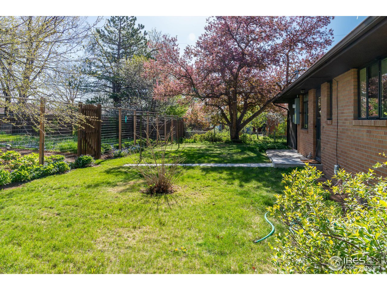 2105 Floral Dr