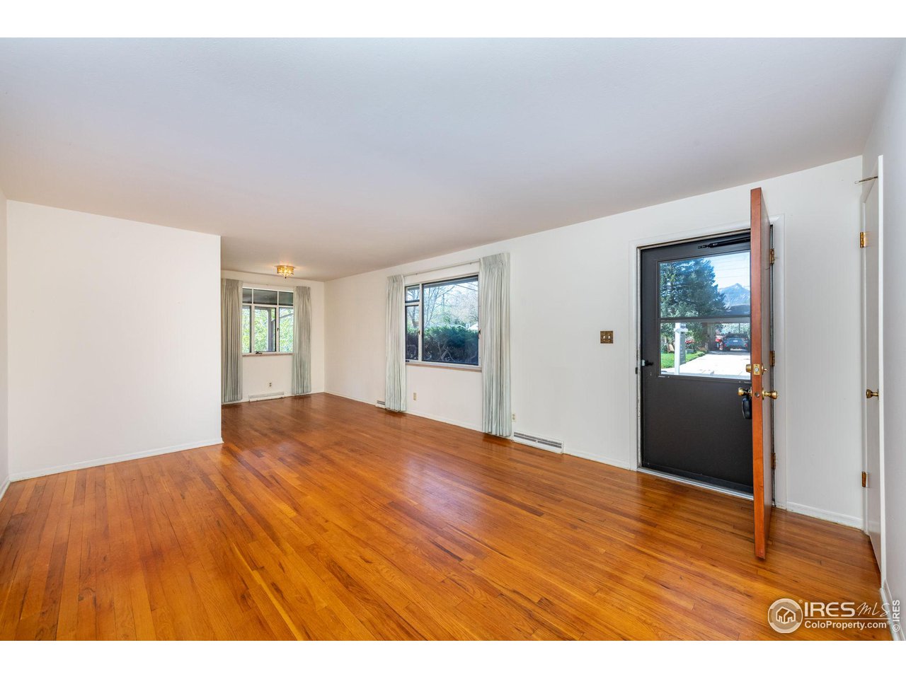 2105 Floral Dr