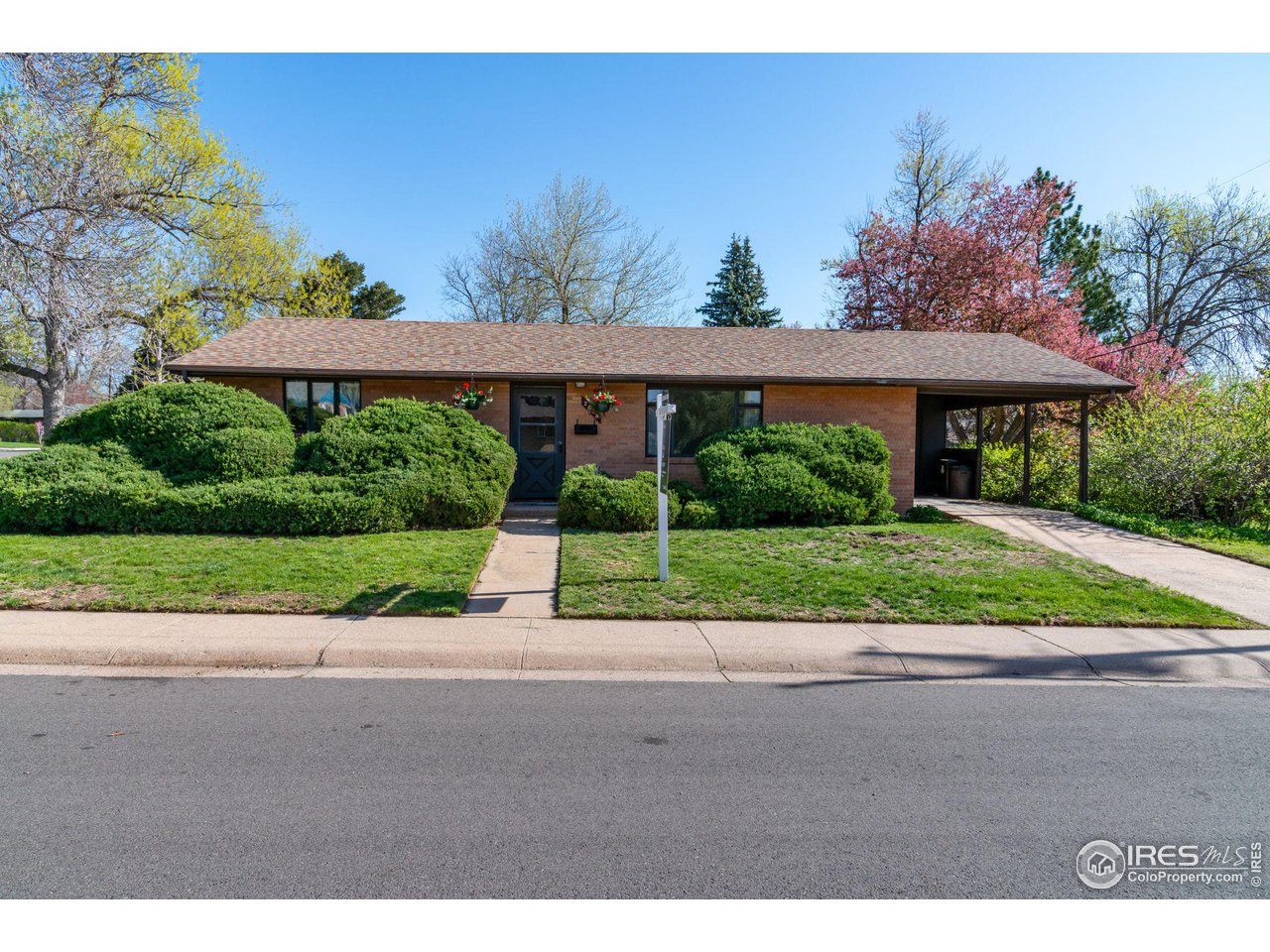 2105 Floral Dr