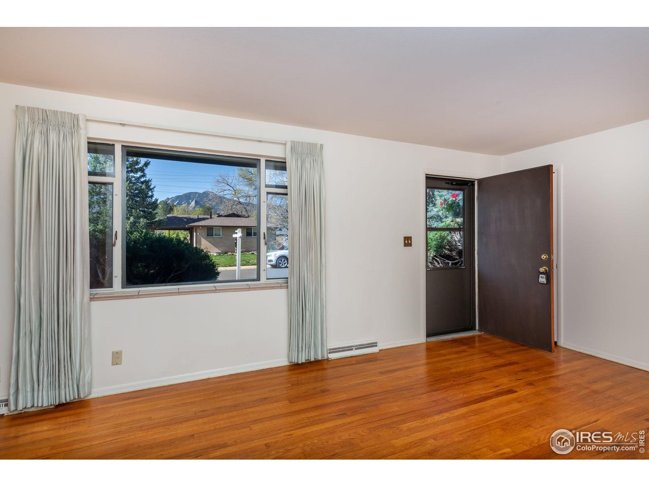 2105 Floral Dr