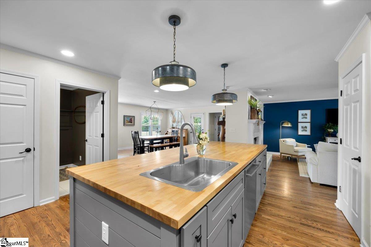 109 W Fieldsparrow Court