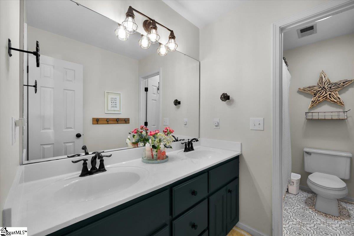 109 W Fieldsparrow Court