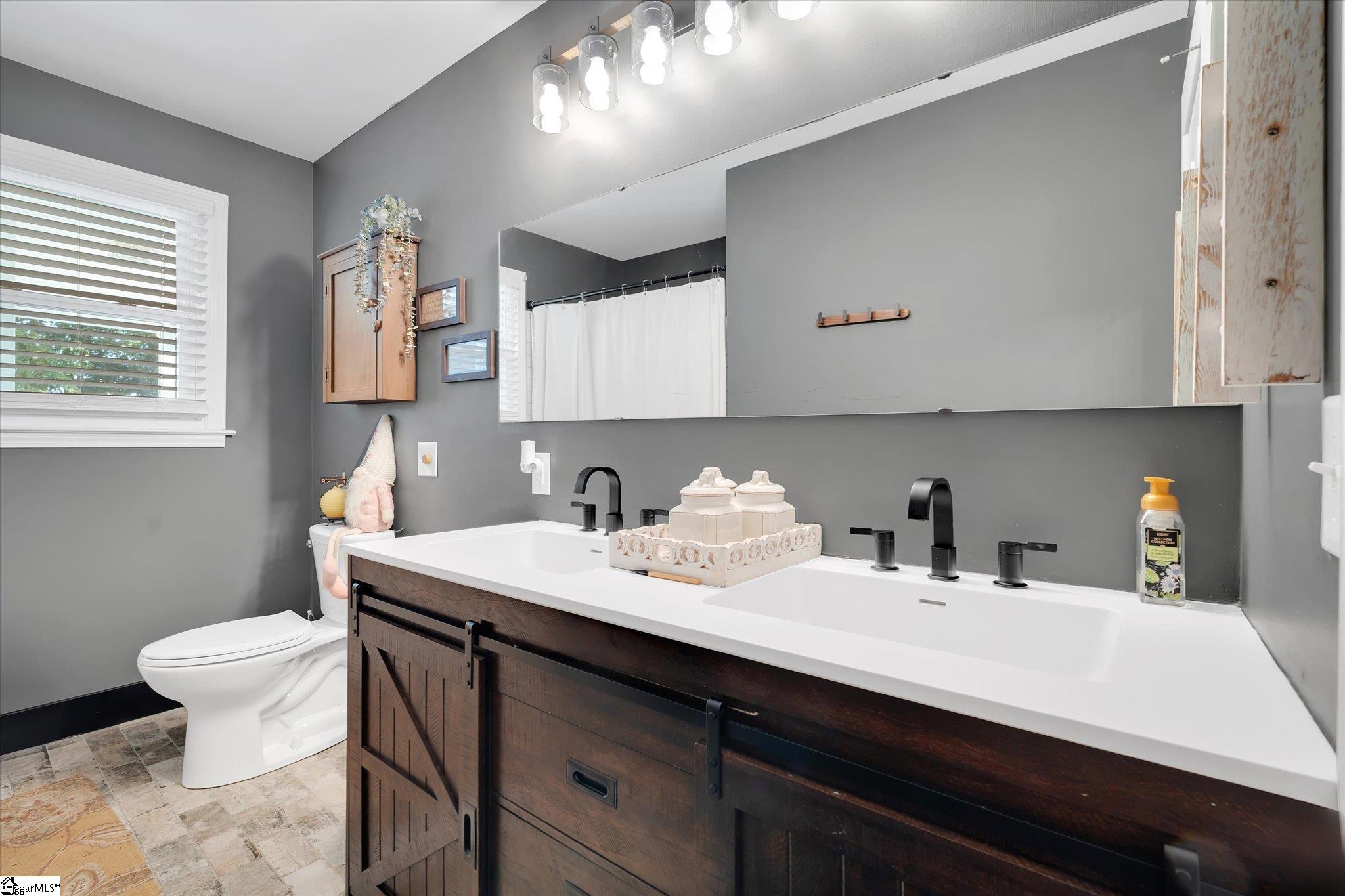 301 Ridgecrest Drive