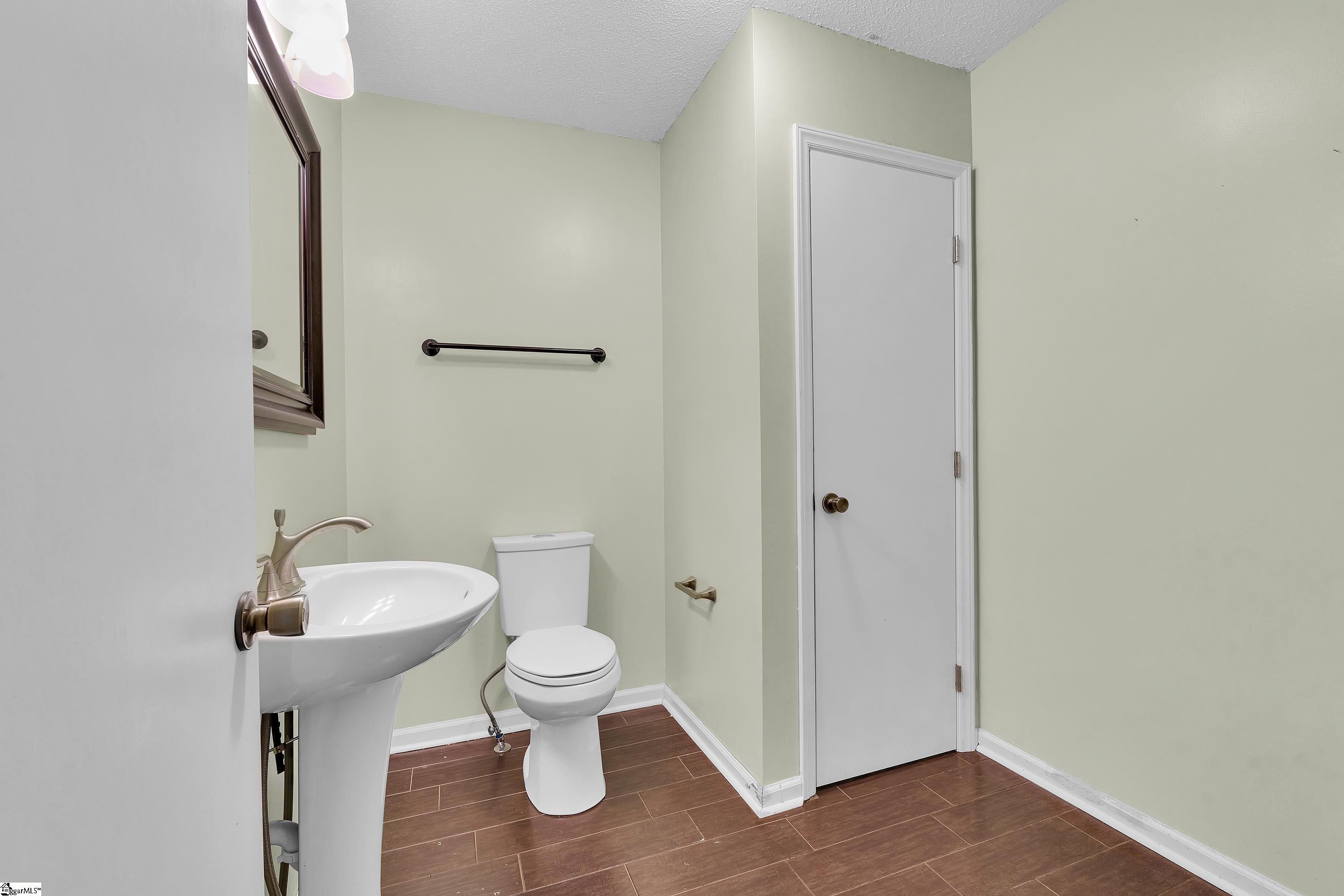 304 N Isundega Street