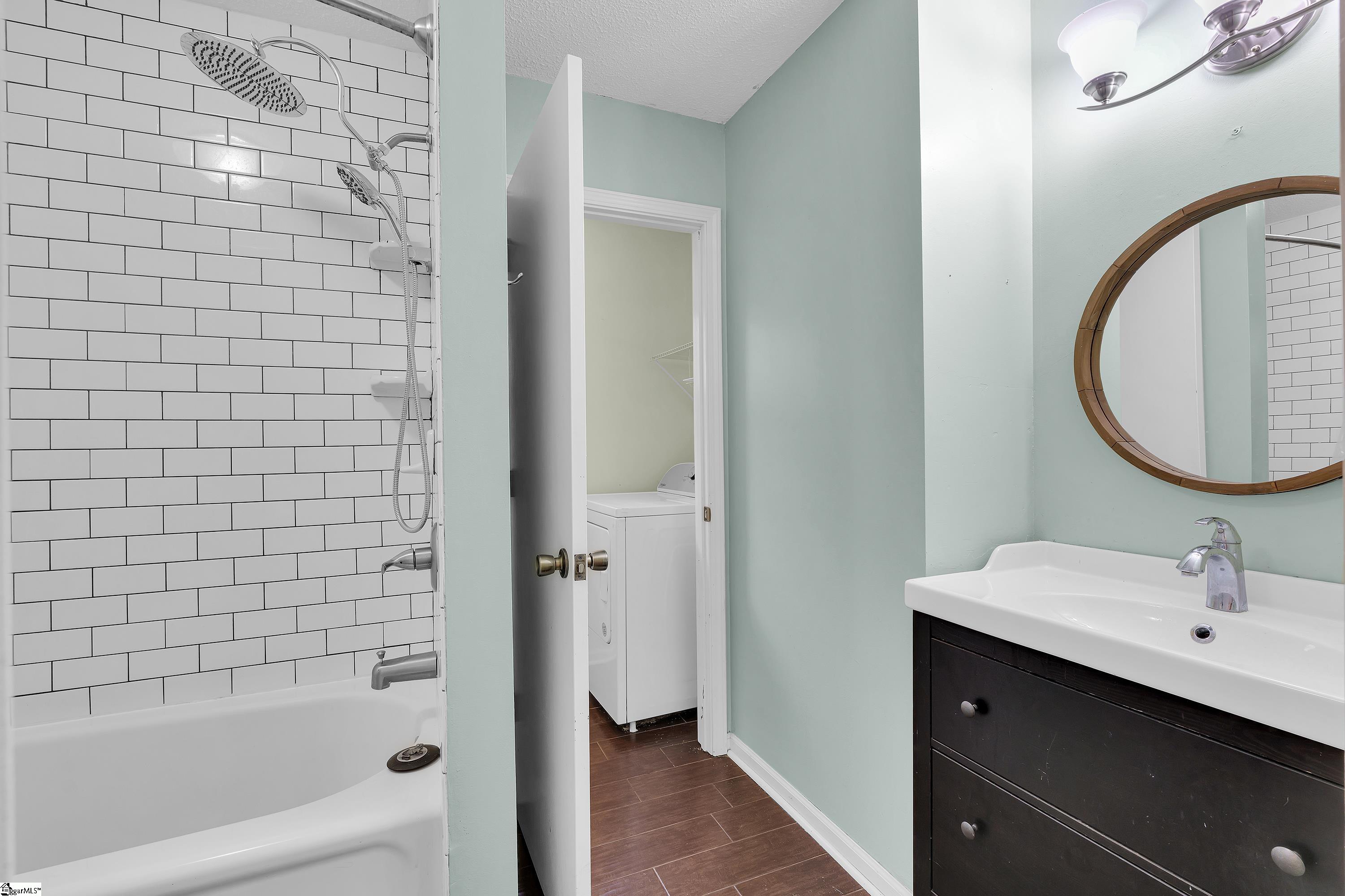 304 N Isundega Street