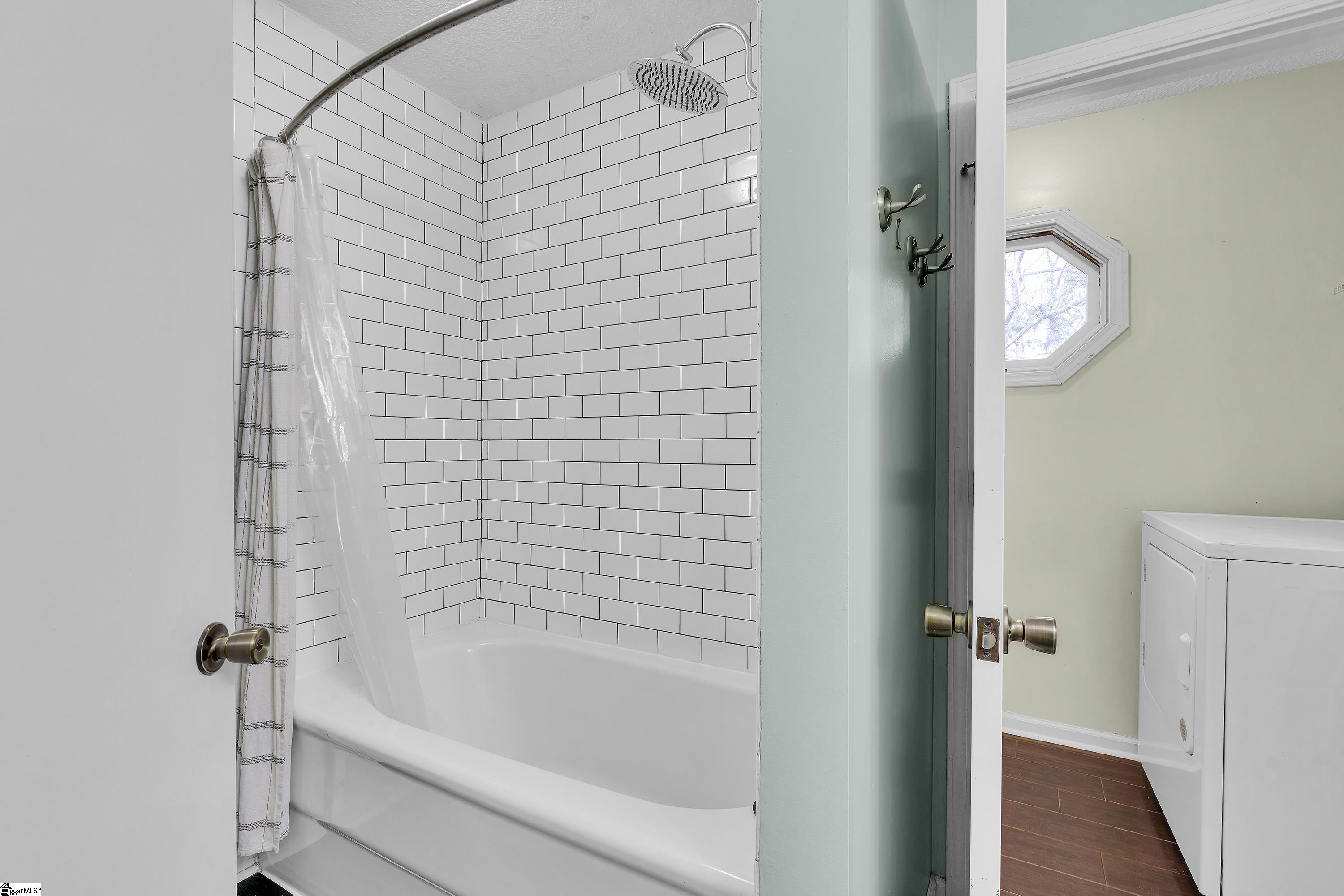 304 N Isundega Street