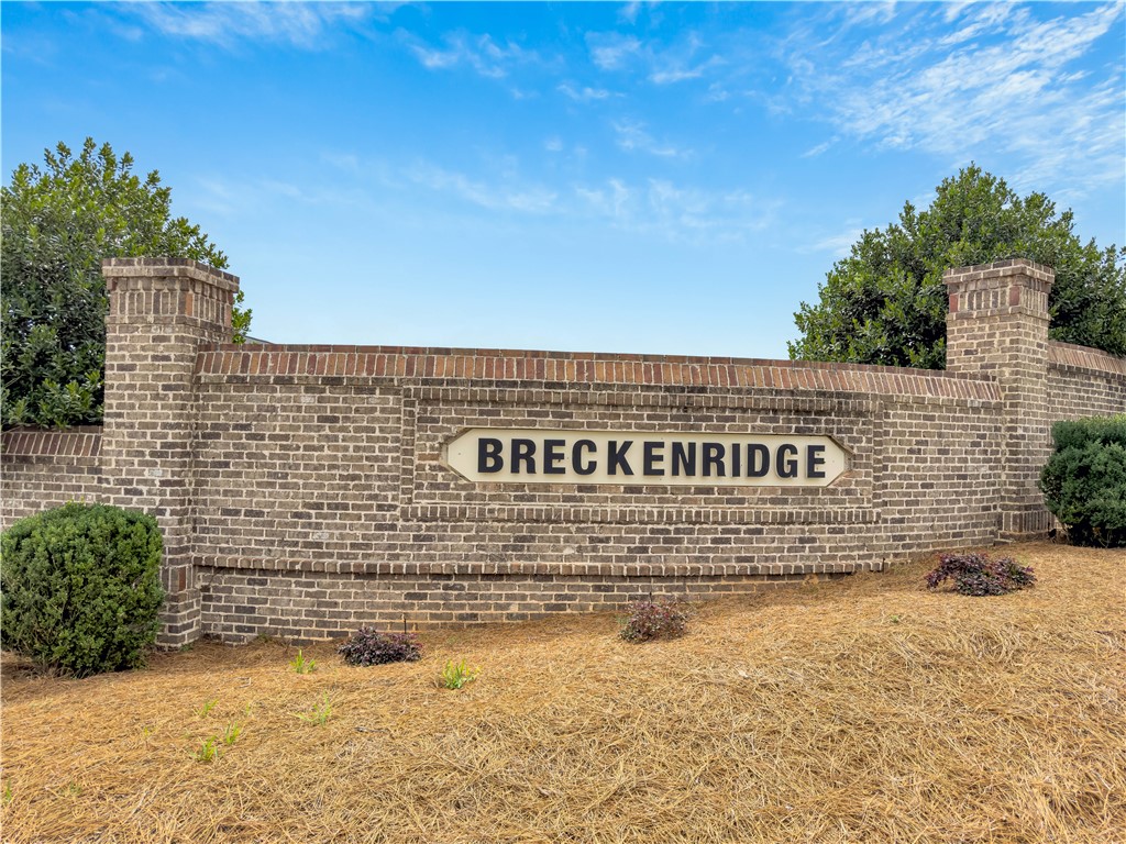 761 Oak Hill Lane