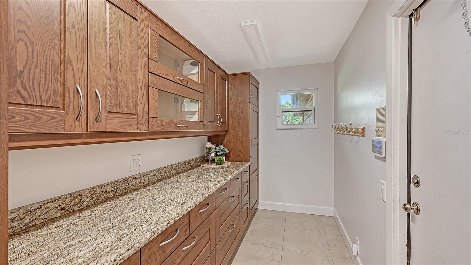7729 RED CEDAR LN