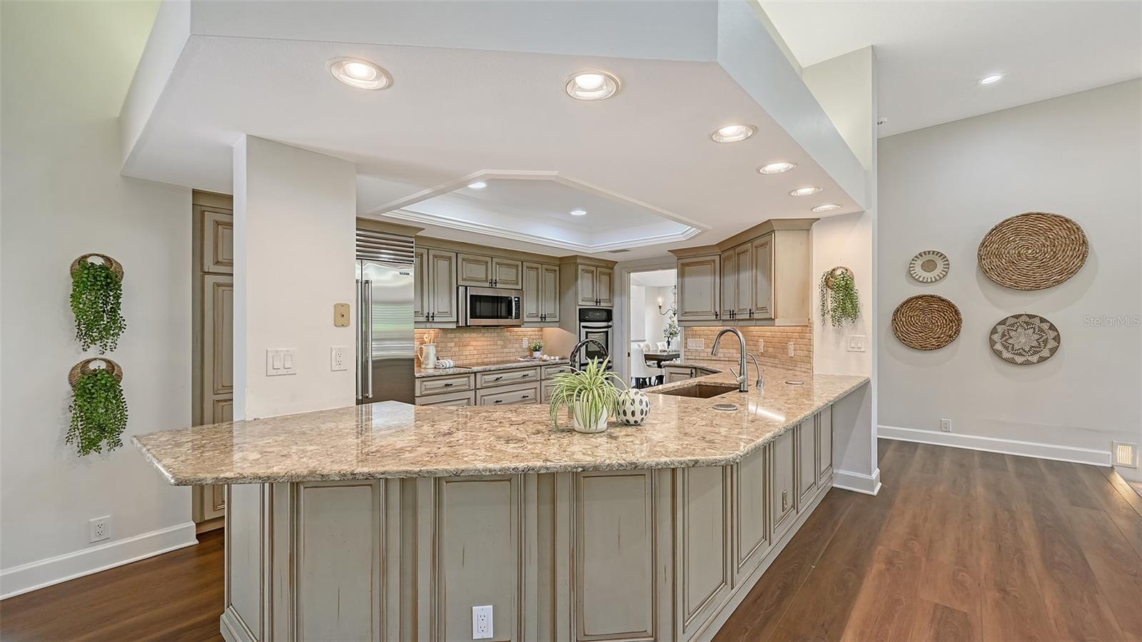 7729 RED CEDAR LN