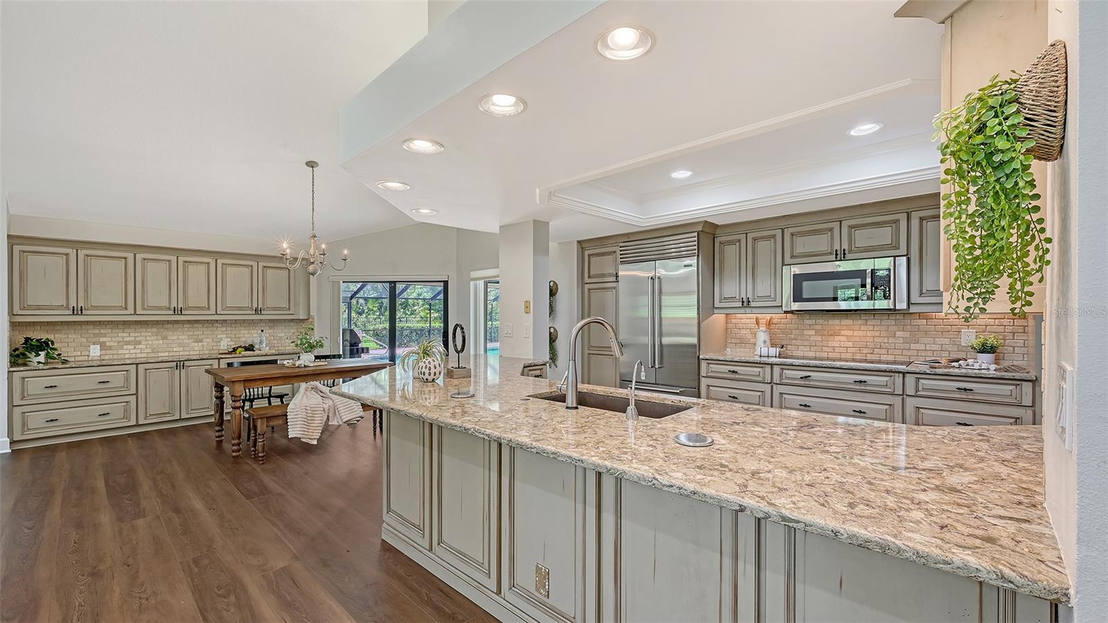 7729 RED CEDAR LN