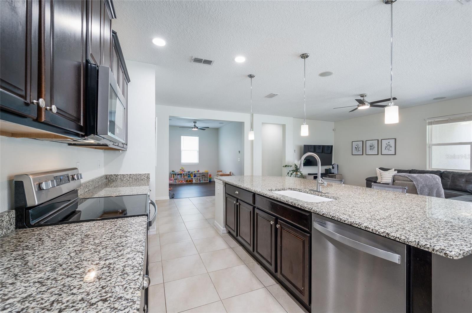 2736 ARBOR TRAIL WAY