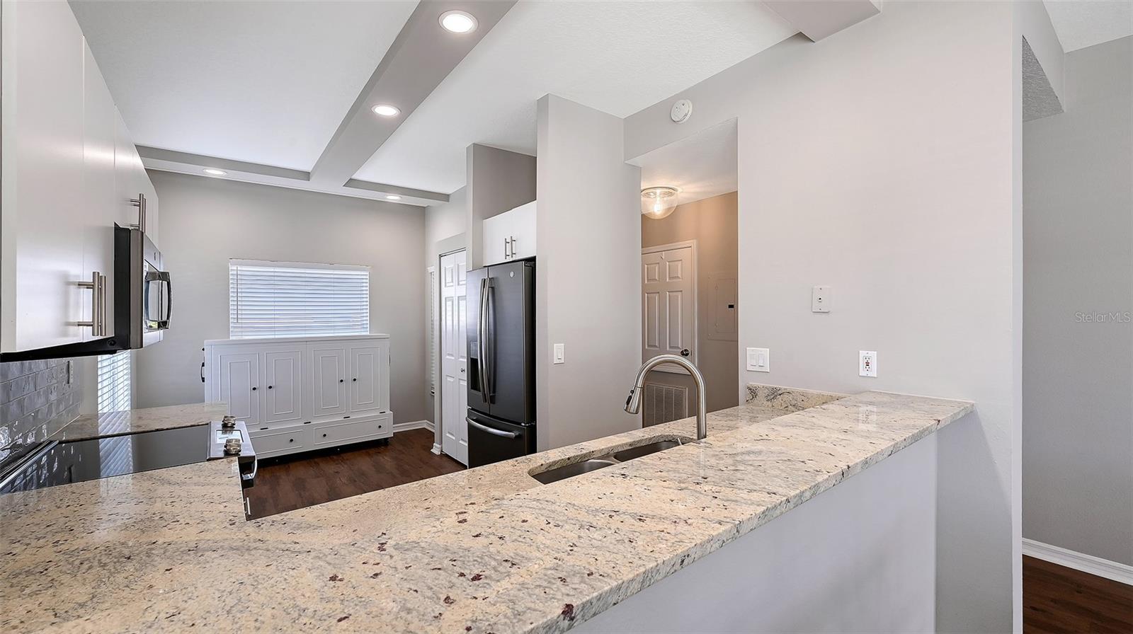 4207 CADDIE DR E #104