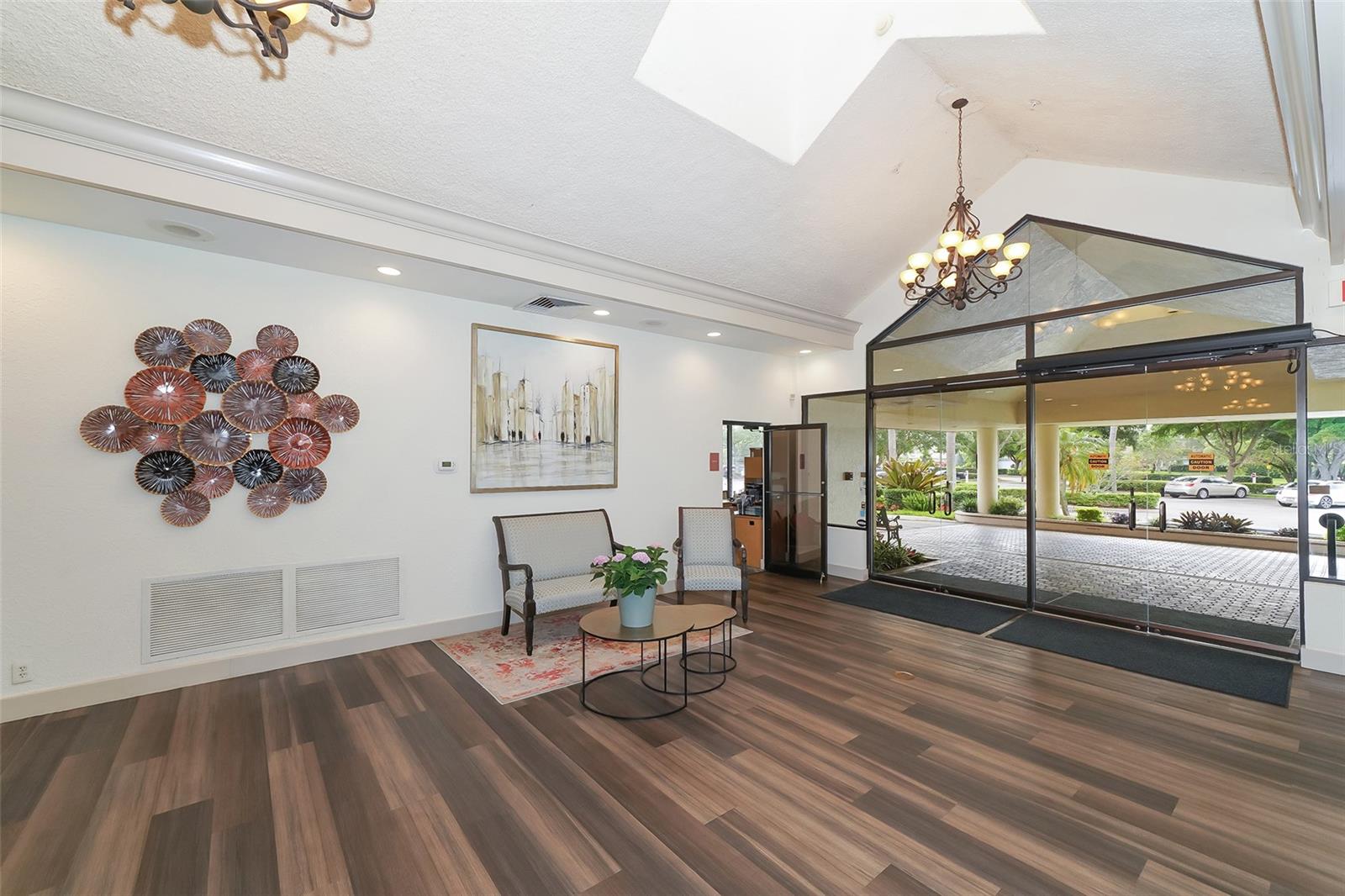 4207 CADDIE DR E #104