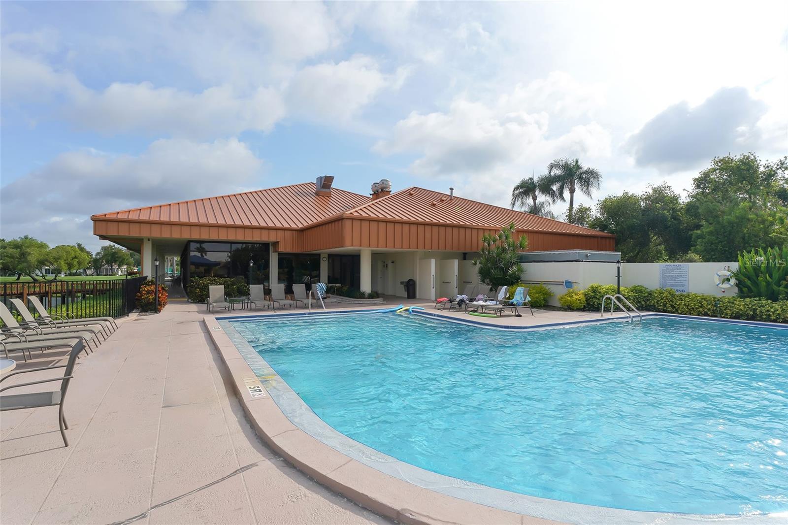 4207 CADDIE DR E #104