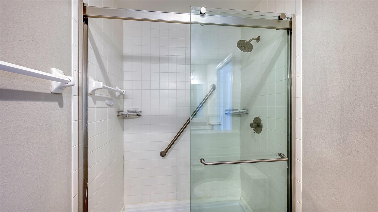 4207 CADDIE DR E #104