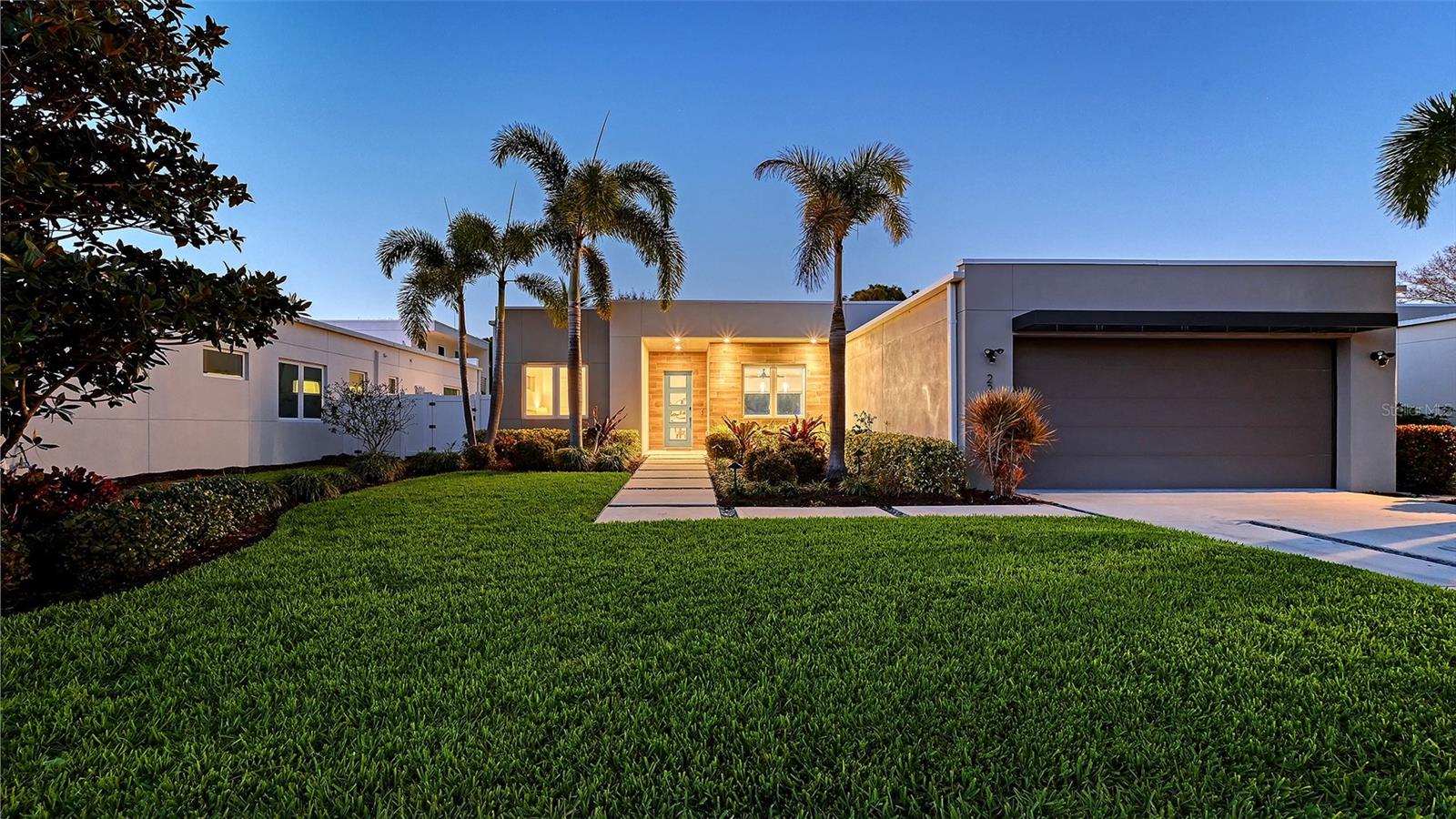 2215 DATURA ST