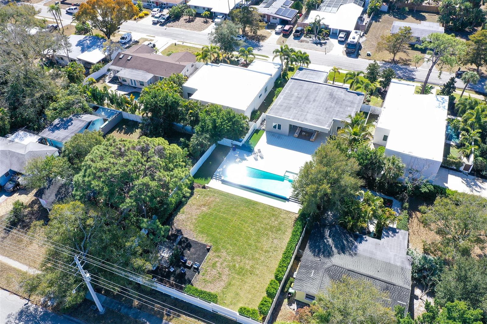 2215 DATURA ST