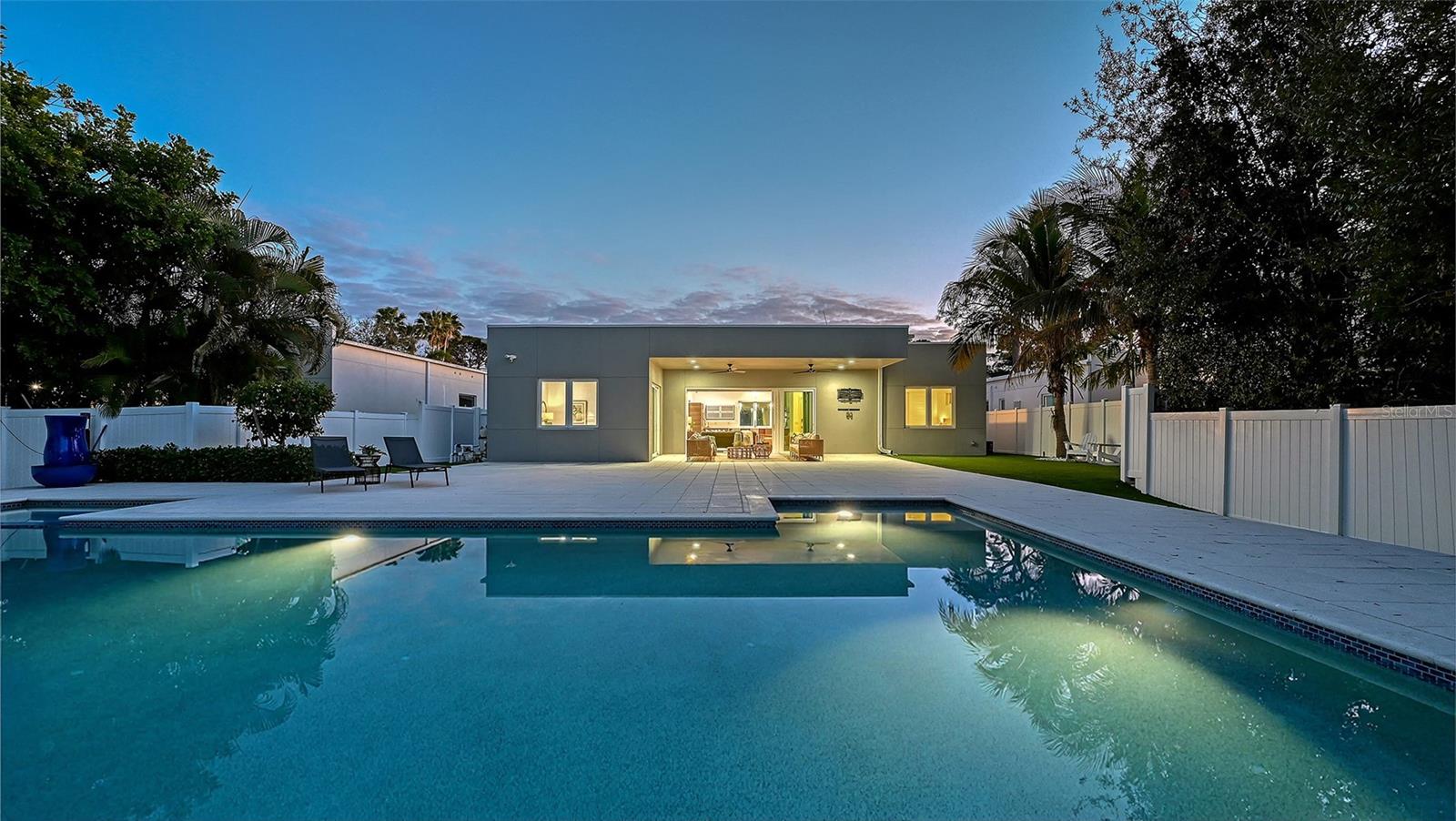 2215 DATURA ST