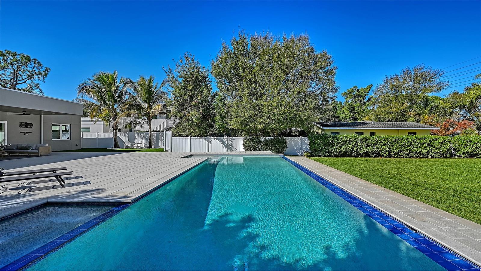 2215 DATURA ST