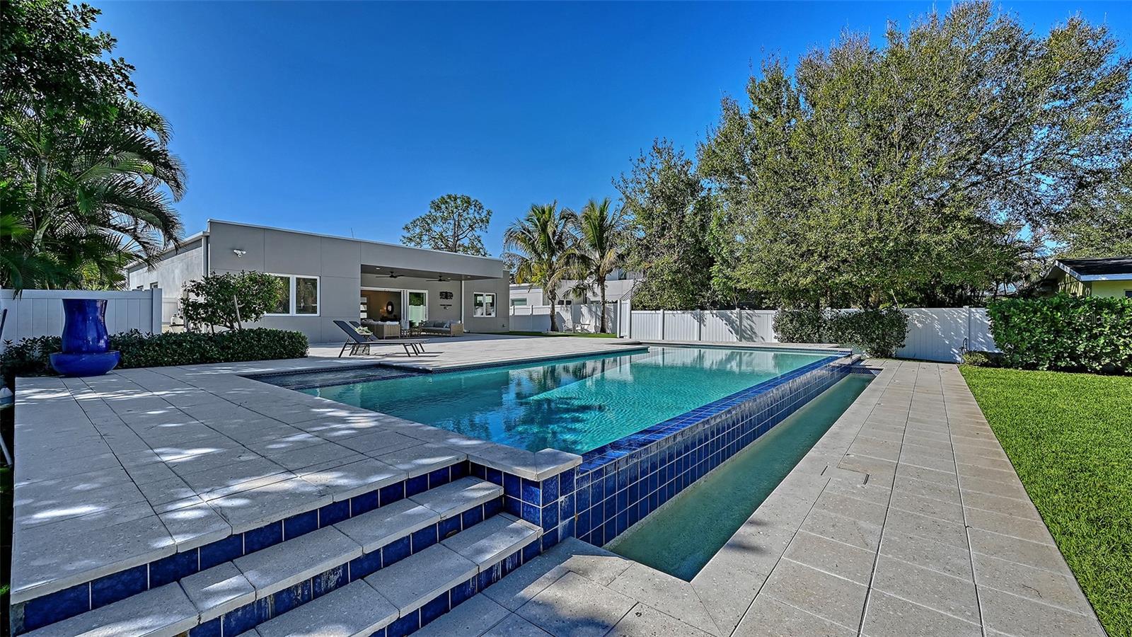 2215 DATURA ST